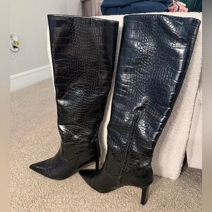 Black Croc-Embossed Pointed Toe Knee-High Heeled Boots